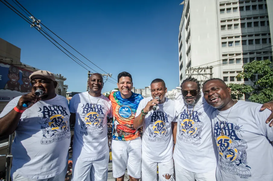 Alvorada faz 48 anos e anuncia Capinan como tema do Carnaval