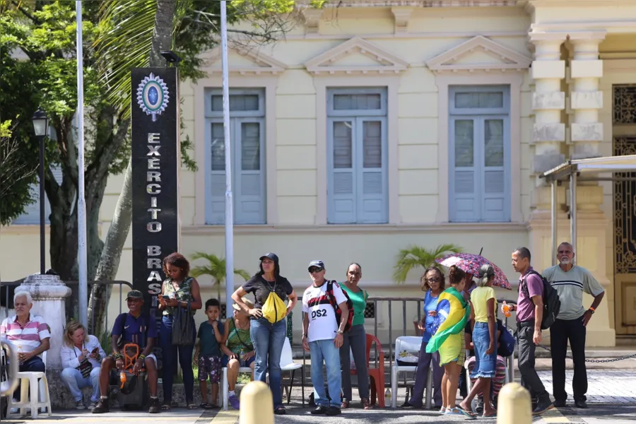 Circo desmontado! Bolsonaristas saem de acampamento em Salvador