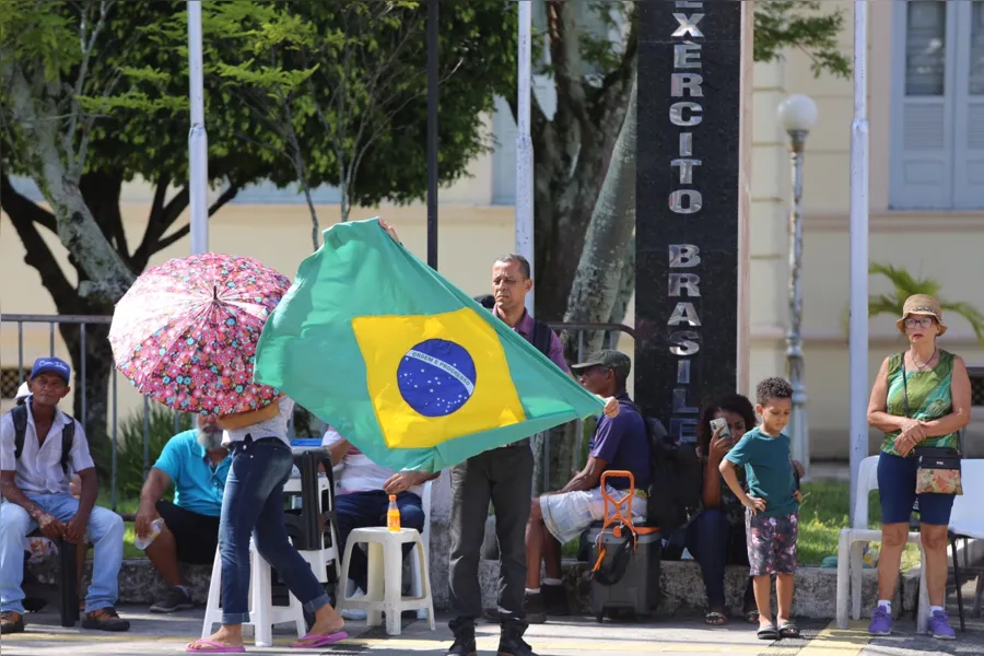 Circo desmontado! Bolsonaristas saem de acampamento em Salvador