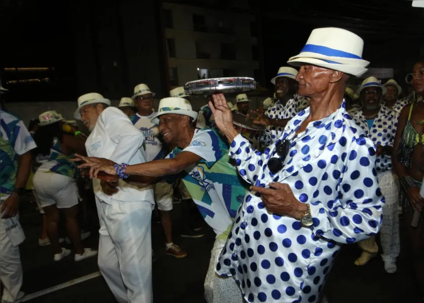 Xande de Pilares deixa foliões em alerta geral