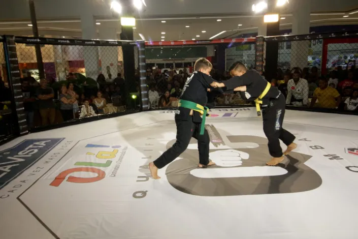 Lucas Veloso entra como meteoro no Desafio Black Belt e pinta no pódio