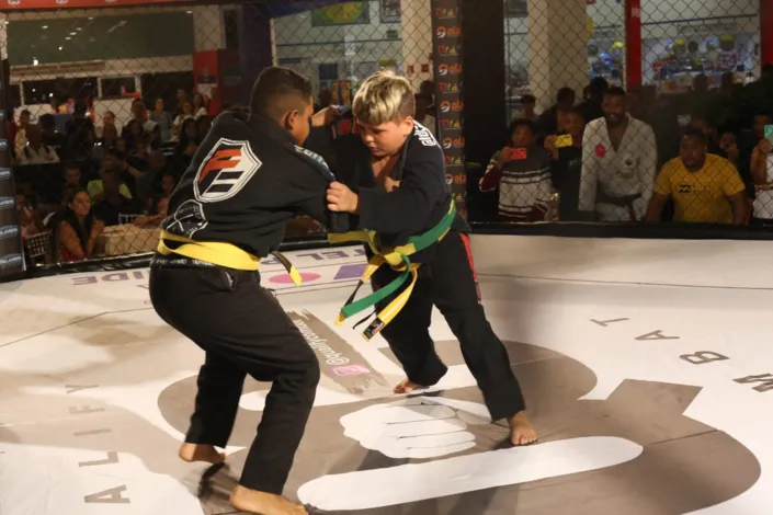 Lucas Veloso entra como meteoro no Desafio Black Belt e pinta no pódio