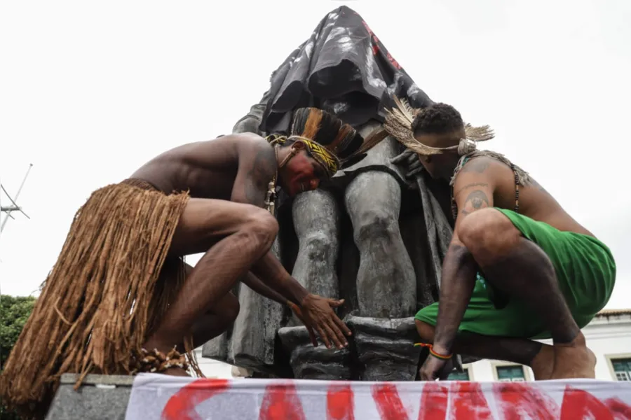 Galeria: Movimento Salvador é Indígena realiza ato no Centro da cidade