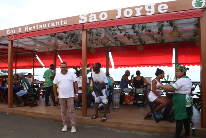 Trabalho e história marcam o dia dos feirantes da Feira de São Joaquim