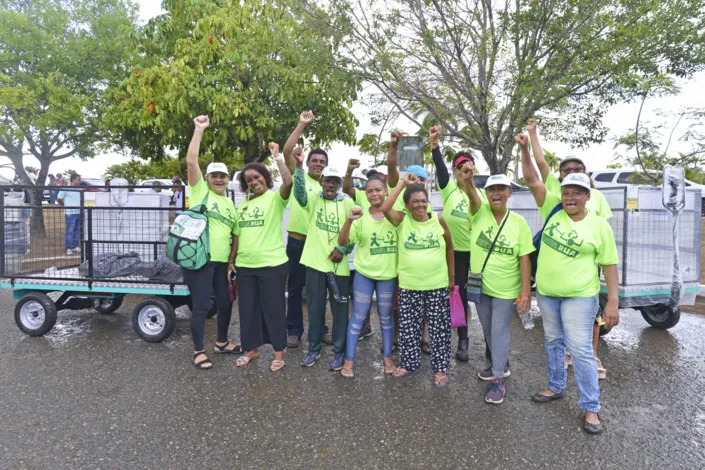 Catadores  vão trabalhar bem equipados no Carnaval