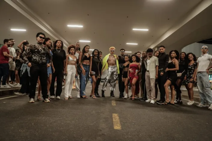 Fãs da Queen B marcam presença no Club Renaissance; veja