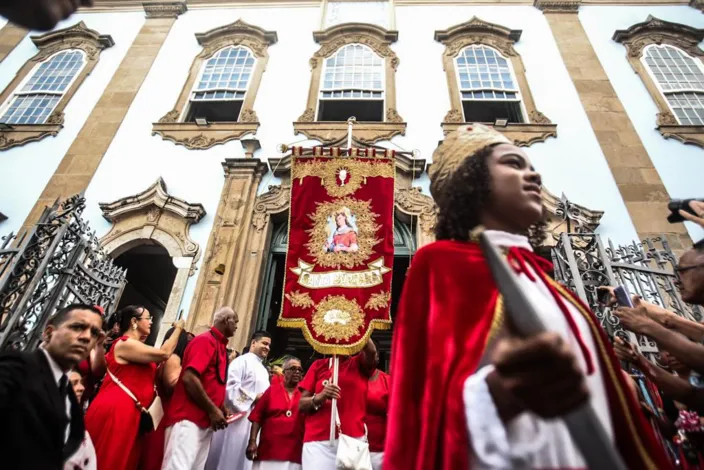 Festa de Santa Bárbara no Pelourinho é emocionante; confira fotos