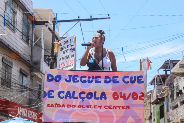 Jegue e Jega alegram ruas do Uruguai