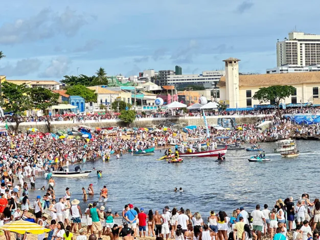 Rainha do Mar: fotos e detalhes da saída dos presentes pra Iemanjá