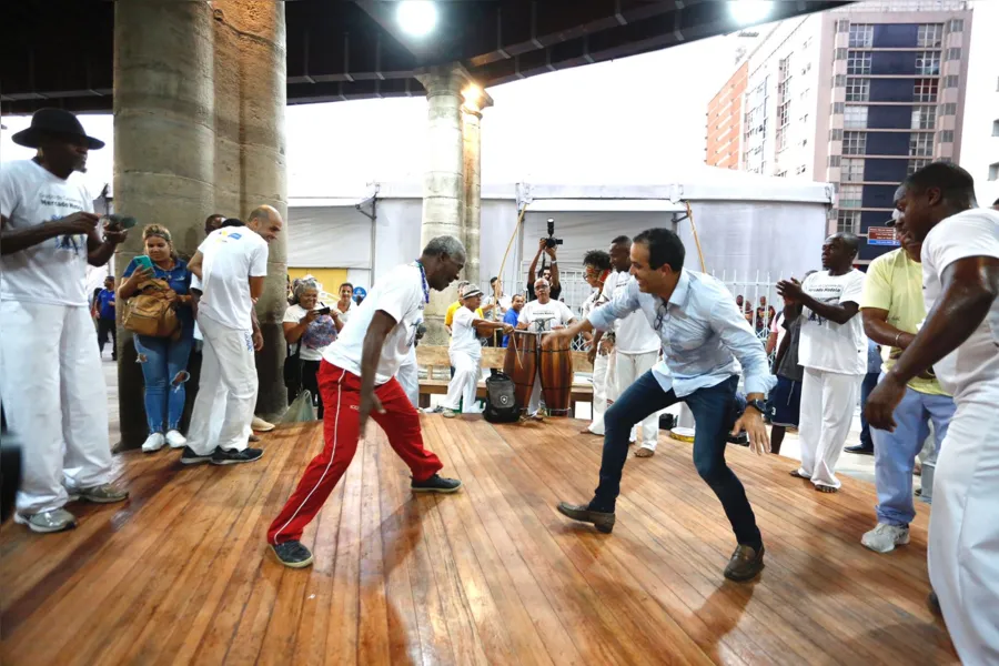 Mercado vira ‘modelo’ com estampa renovada pronta para o verão