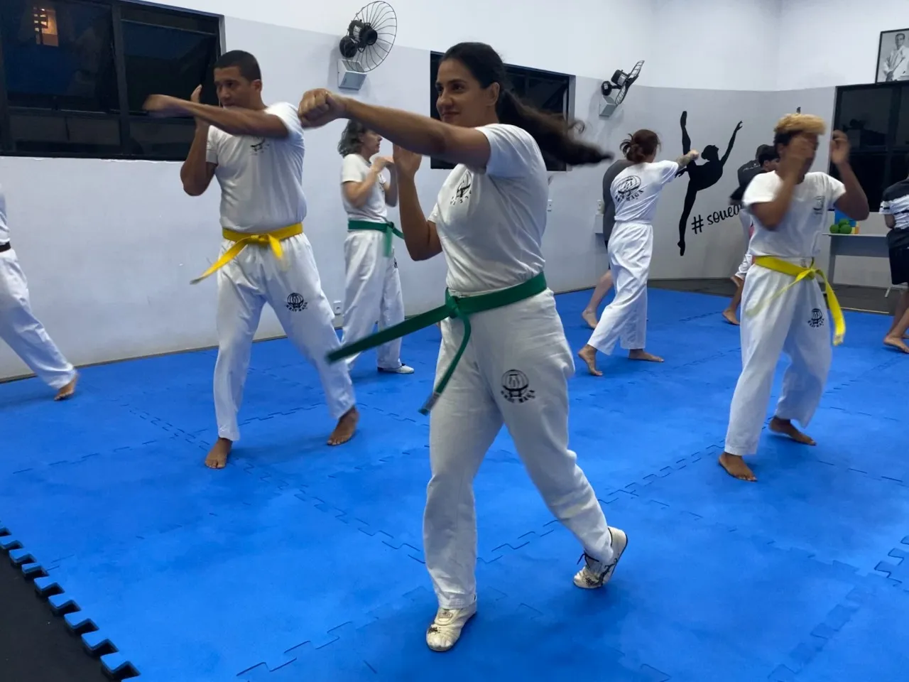 Imagem ilustrativa da imagem Primeira instrutora baiana ensina defesa pessoal em Salvador