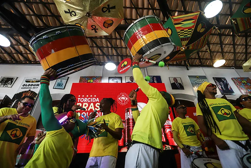 Imagem ilustrativa da imagem Jogos do Brasil terão shows do Olodum no Pelô e comerciantes agradecem