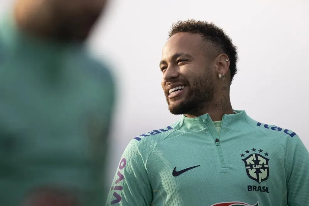 Neymar em treino do Brasil