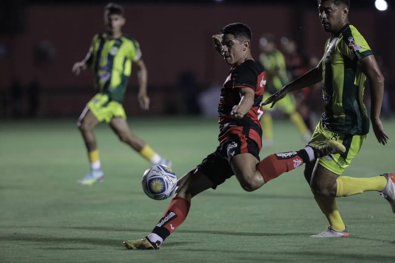 Imagem ilustrativa da imagem Com gol contra salvador, Vitória vence o Cordino e avança na Lampions