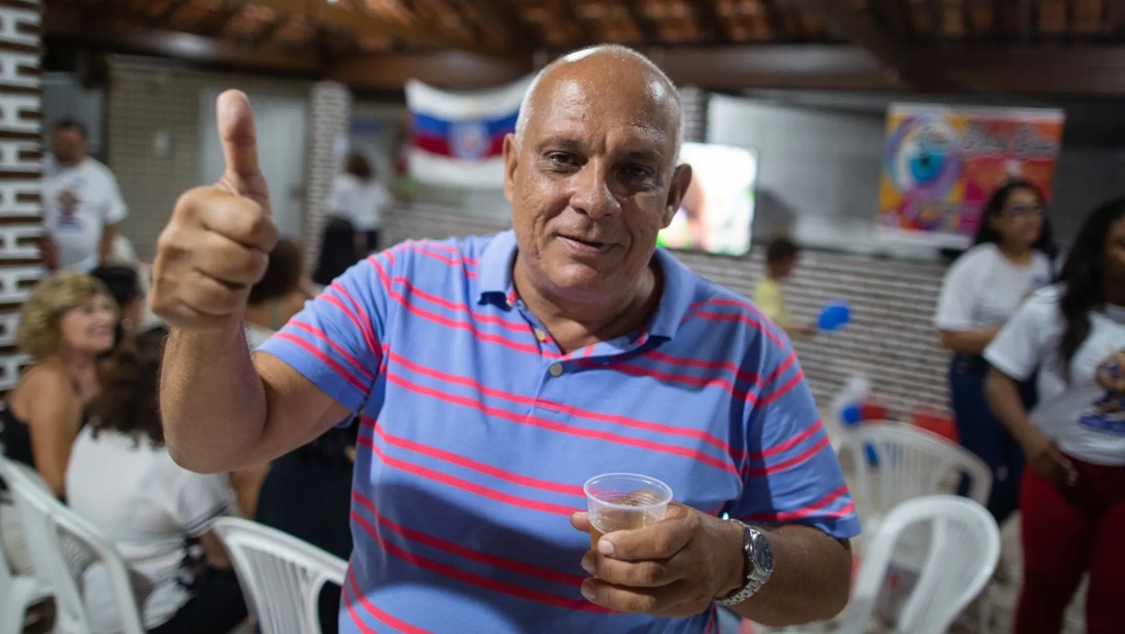 Seu João Mascarenhas, vizinho de condomínio dos pais de Cezar, foi enfático ao dizer que ele irá nos surpreender de forma positiva no BBB