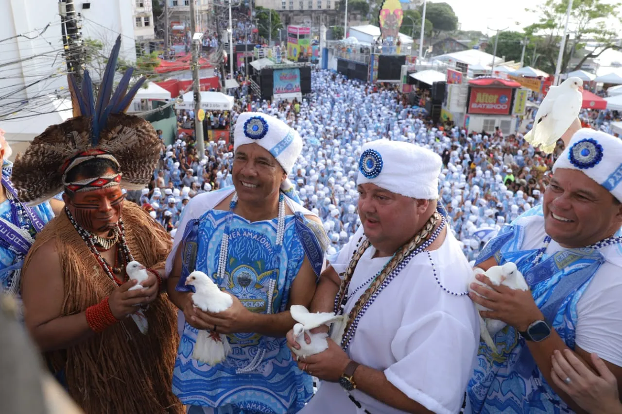 Imagem ilustrativa da imagem Energia e emoção marcam desfile do Afoxé Filhos de Gandhy