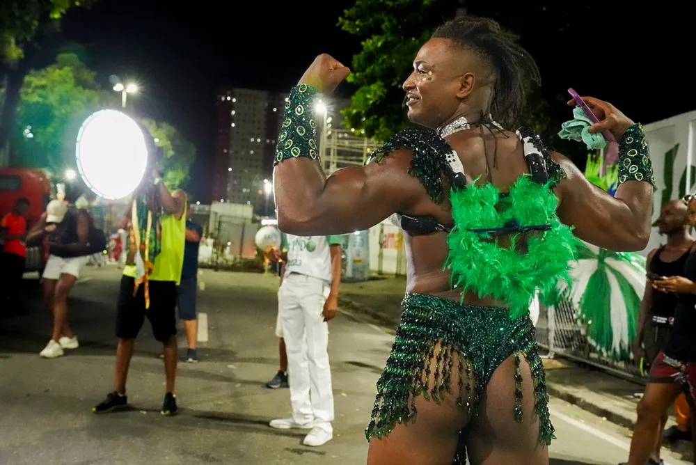 Igor Maximiliano, muso do Império Serrano, no carnaval de 2023