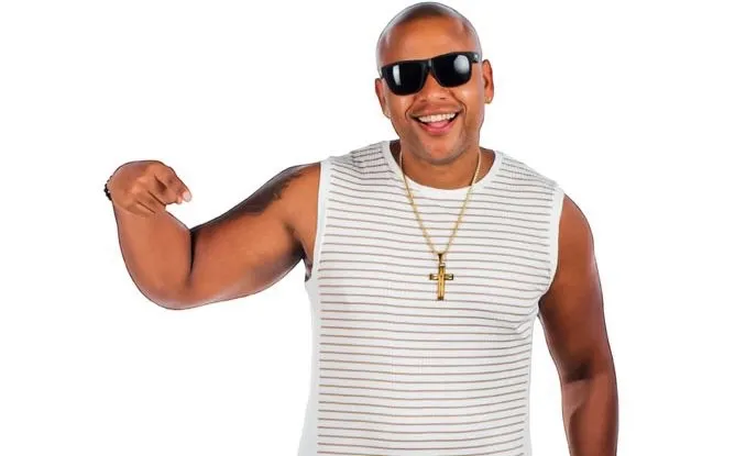 Sandrinho assumiu a banda Kortezia