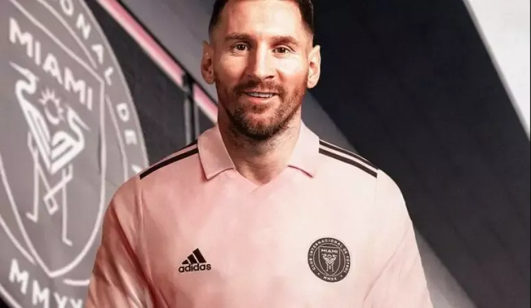 Imagem ilustrativa da imagem Messi 'bate o pé' em Miami para assinar contrato com Inter Miami