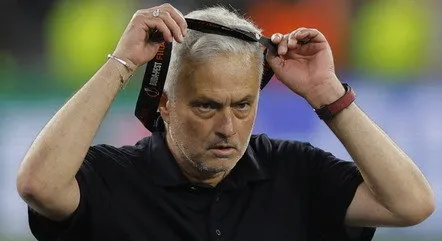 Mourinho ficou pistola por perder título