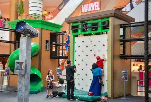 Foram disponibilizadas três sessões exclusivas e gratuitas com 20 minutos cada, para participar do parque Heróis Marvel