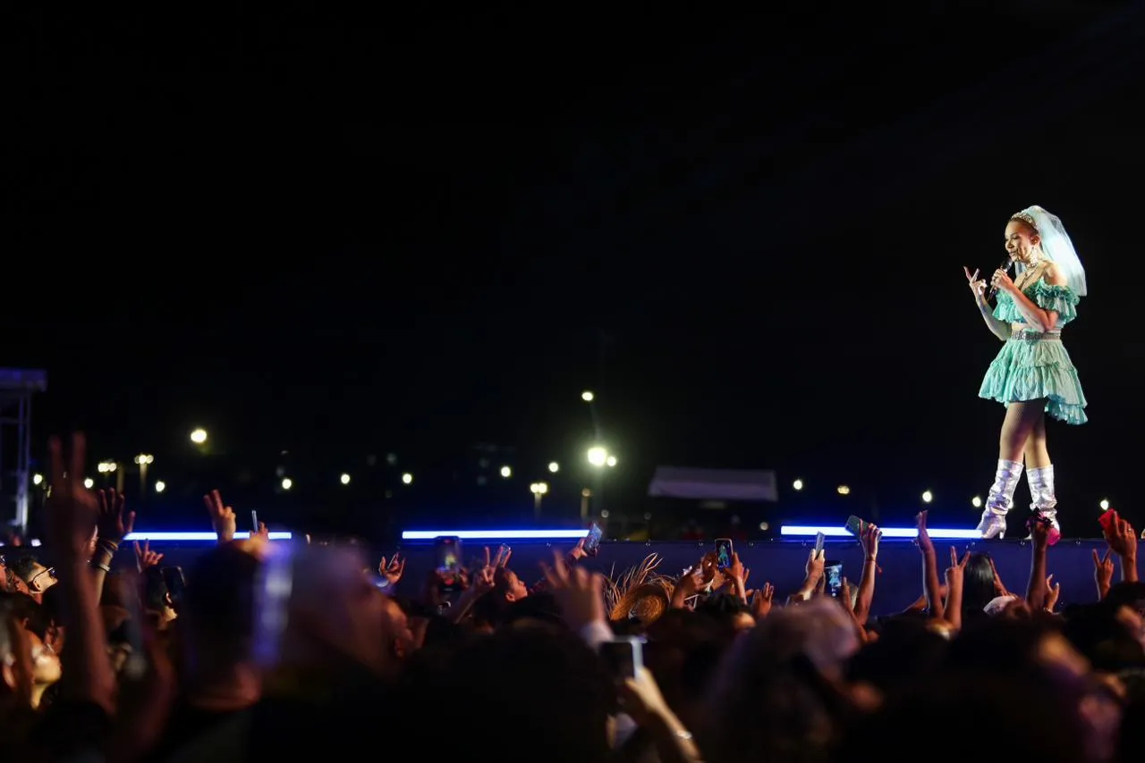 Imagem ilustrativa da imagem Solange Almeida toca para grande público em Salvador