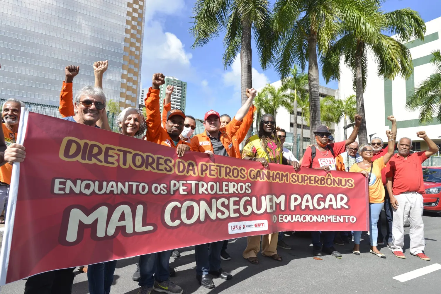 Imagem ilustrativa da imagem Petroleiros protestam e pedem volta da sede da Petrobras em Salvador