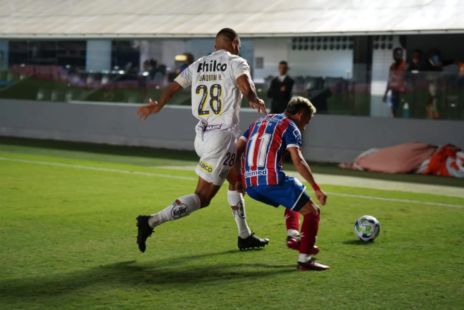 Imagem ilustrativa da imagem Baêa faz jogo seguro e arranca empate com o Santos na Vila Belmiro