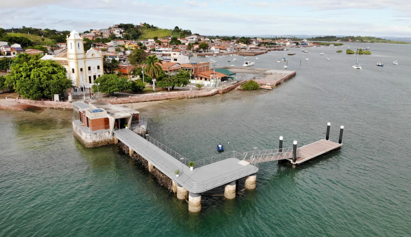 Imagem ilustrativa da imagem Jero entrega Novo Terminal Turístico da Ilha de Bom Jesus dos Passos