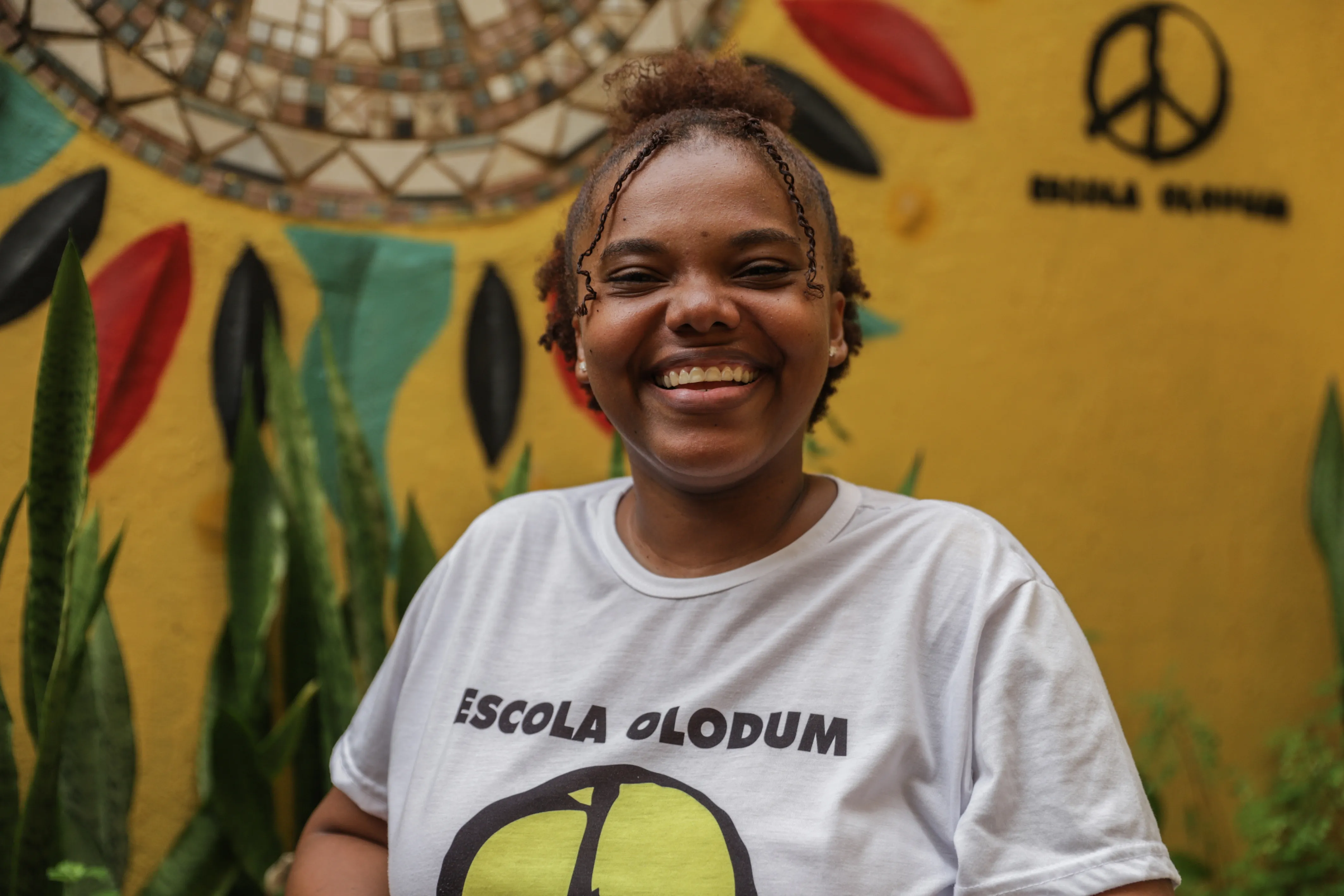 Nayane Bonfim, secretária Escola Olodum e aluna do curso de inglês.