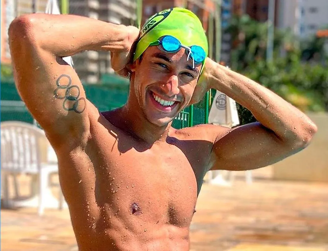 Henrique Martins é nadador e modelo