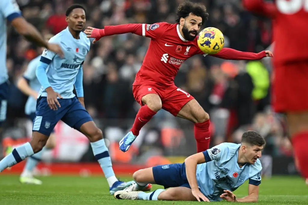 Salah marcou dois gols na vitória do Liverpool