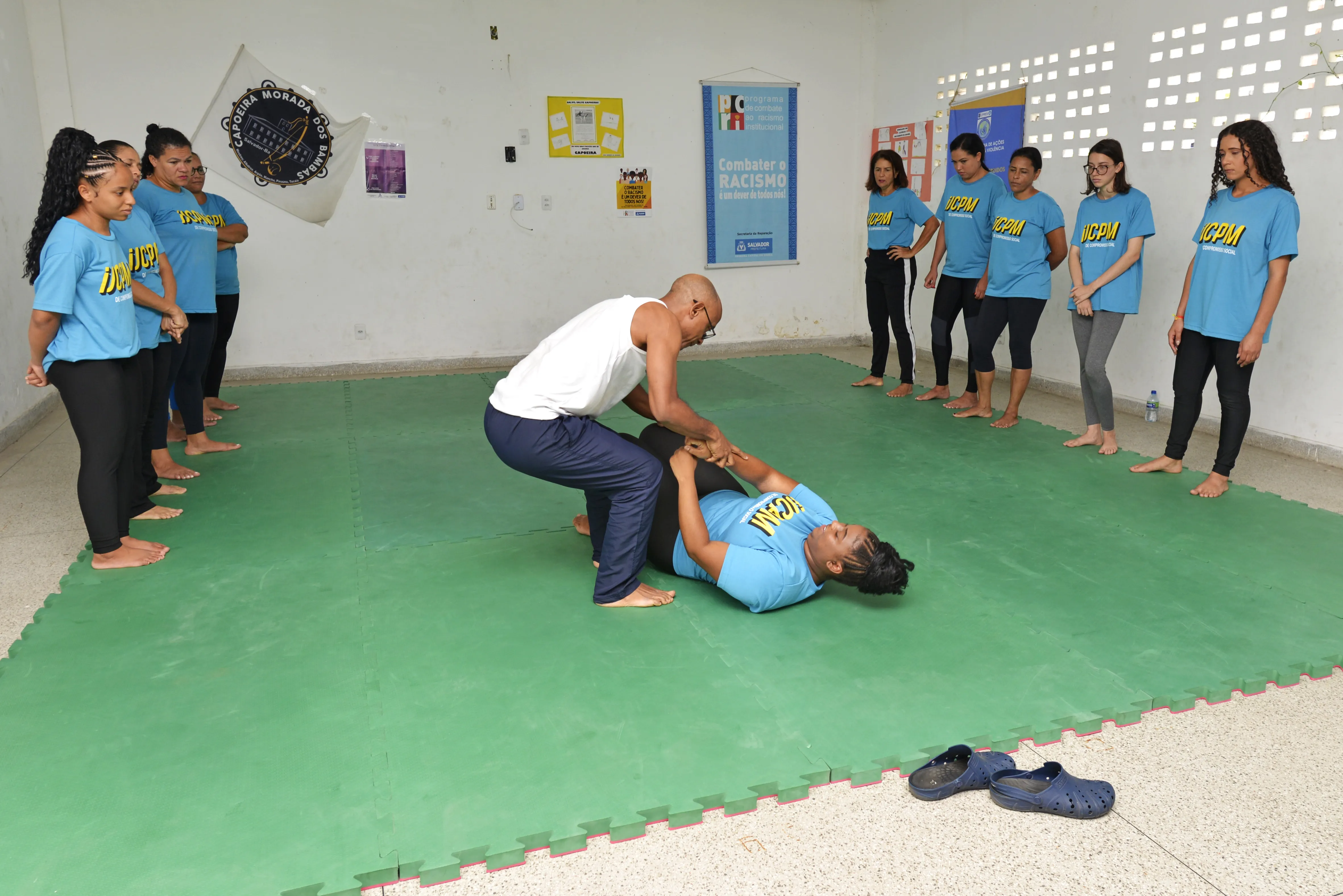 Portal Massa 
Guarda Civil oferece curso gratuito de defesa pessoal para mulheres na guarda municipal em San Martin.
Na Foto: Aula do curso de defesa pessoal para mulheres com o instrutor Sidclei Silvio da guarda municipal
Foto: Shirley Stolze / Ag A TARDE
Data: 30/10/2023