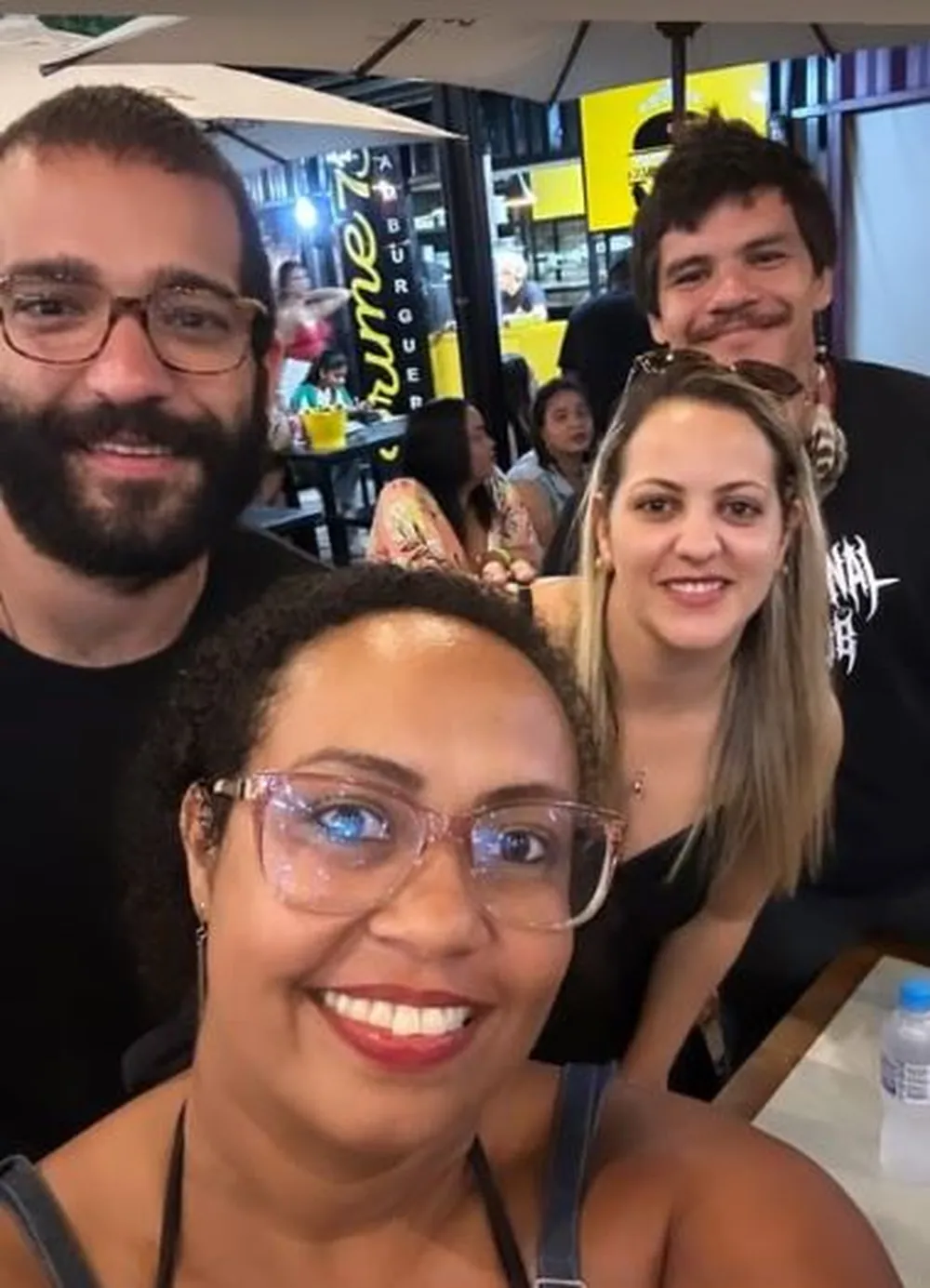 Imagem ilustrativa da imagem Elenco de 'Renascer' chega em Ilhéus e leva população à loucura