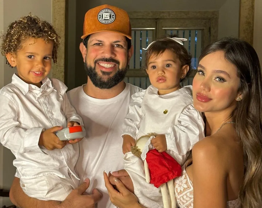 O casal tem dois filhos: Theo e Fernanda
