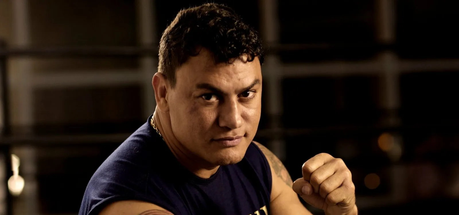 Tetracampeão mundial de boxe tem ajudado Holy e pretende fazer muito mais