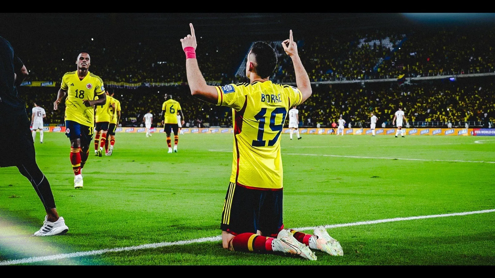 Borré agradece após marcar gol pela Colômbia
