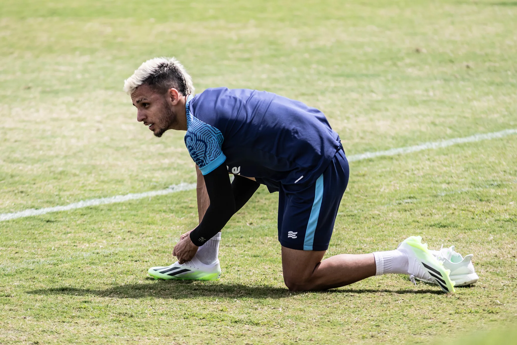 Biel durante treinamento no CT Evaristo de Macêdo