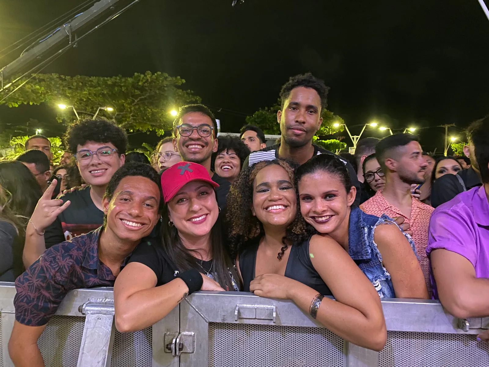 Imagem ilustrativa da imagem Rockeiros da capital baiana colam em peso no show de Pitty