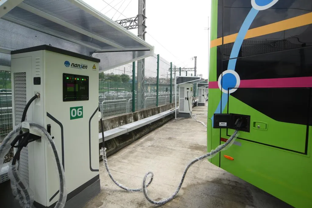 Imagem ilustrativa da imagem Salvador ganha maior terminal de eletrocarga para ônibus do BRT