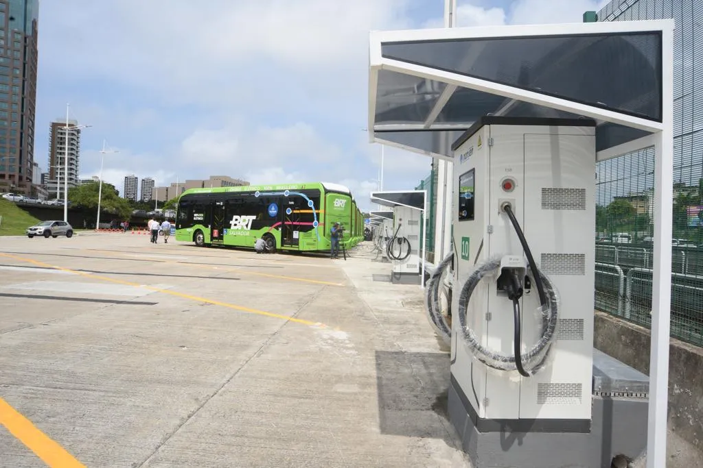 Imagem ilustrativa da imagem Salvador ganha maior terminal de eletrocarga para ônibus do BRT