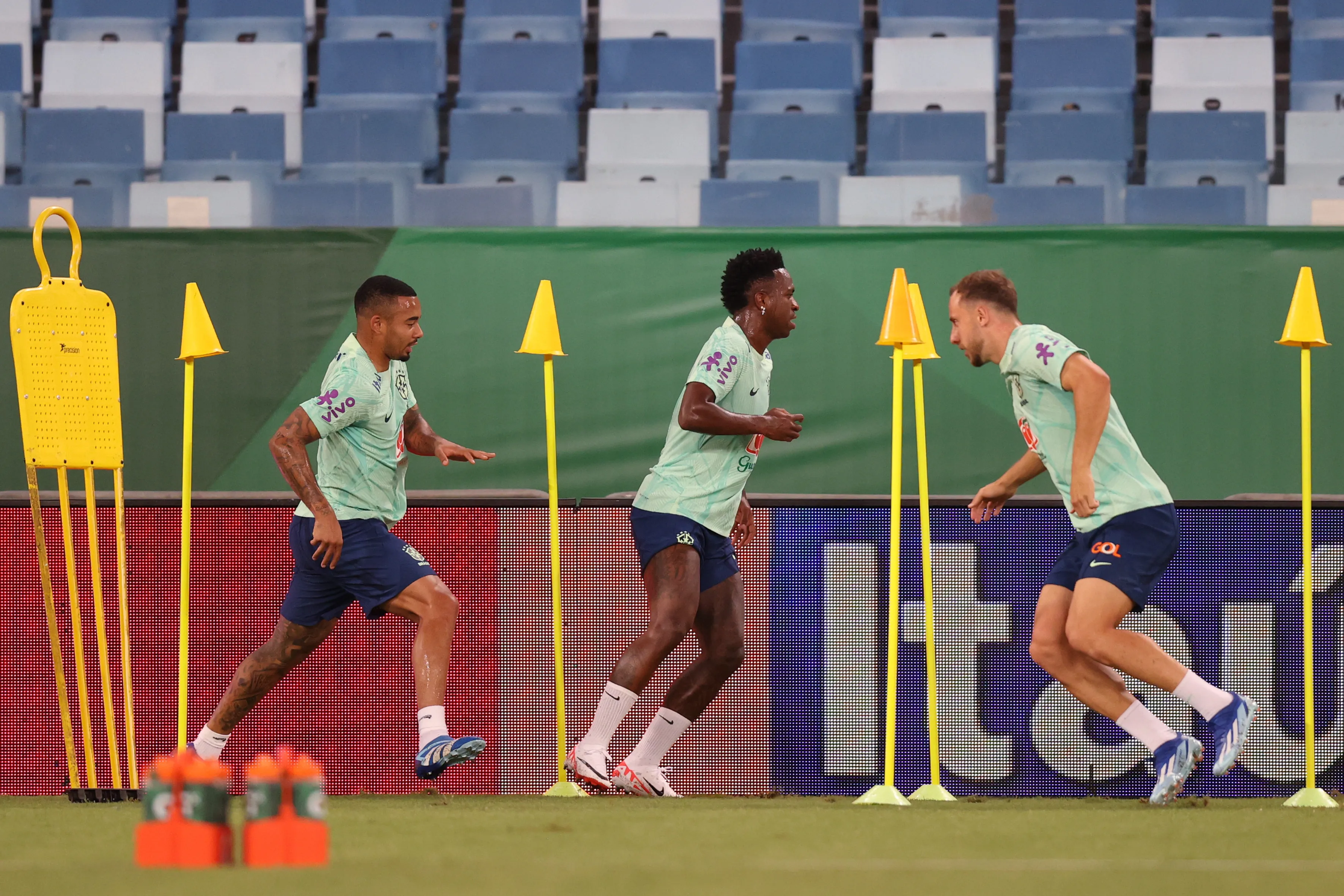 Gabriel Jesus, Vinicius Jr e Carlos Augusto