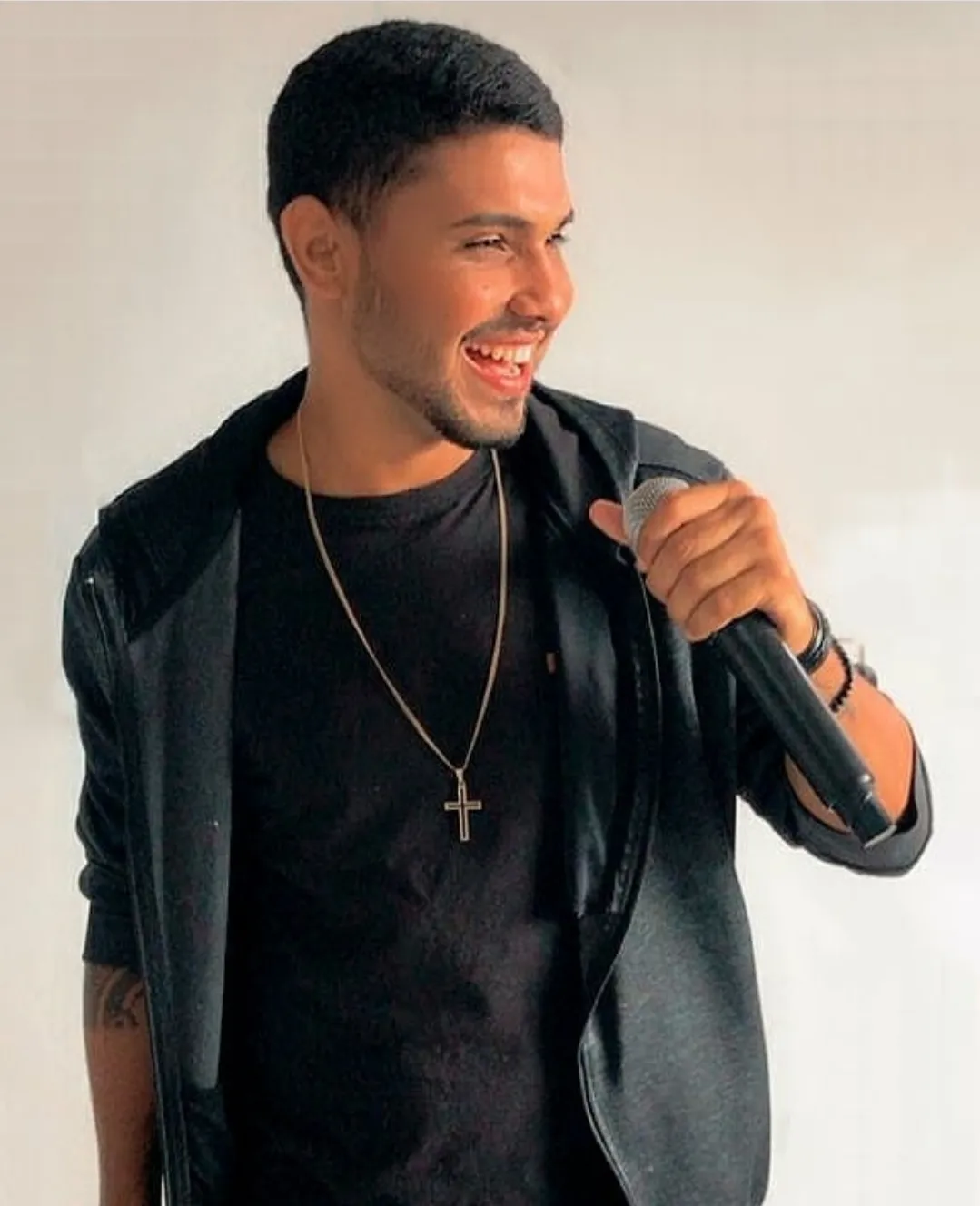 O cantor e compositor Ícaro Pratta (foto) é a nova revelação do arrocha em Salvador