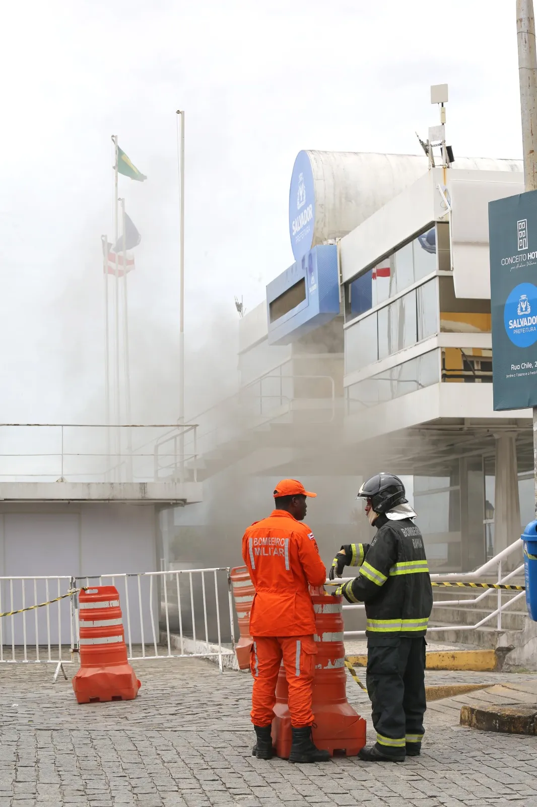 Incêndio atinge sede da Prefeitura de Salvador
