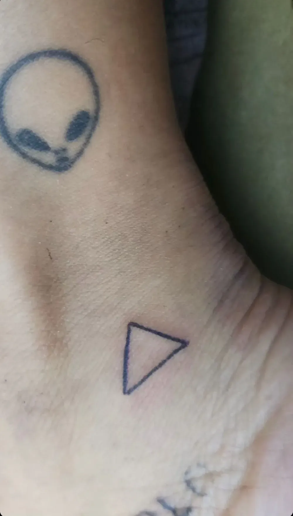 Tatuagem que Simone Susinna fez em Anitta