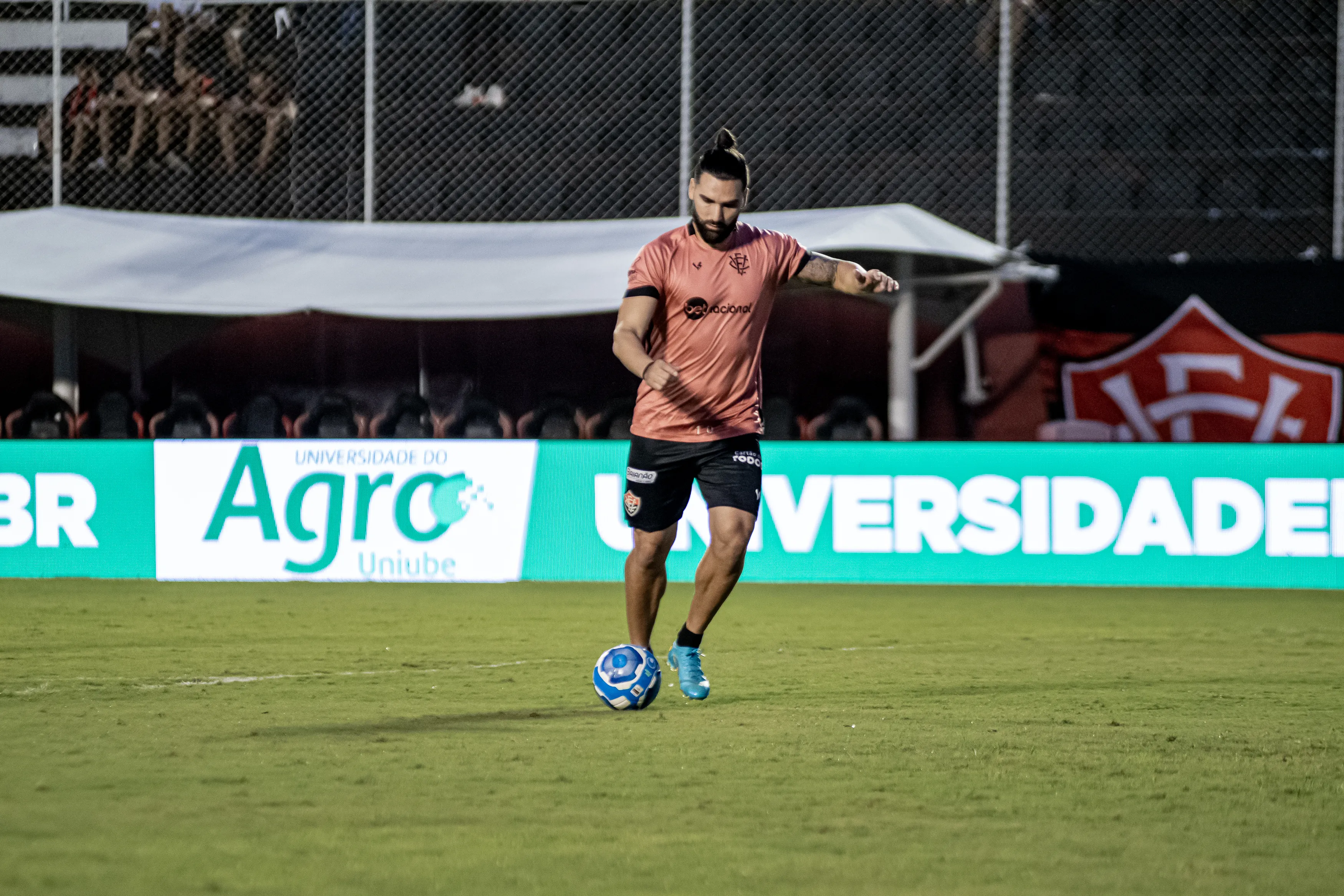 Gamalho treina finalização na Toca