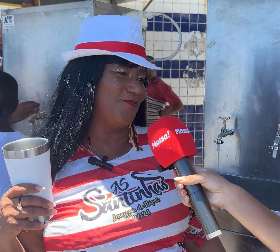 Sandra Nascimento foi curtir a festa em Itapuã