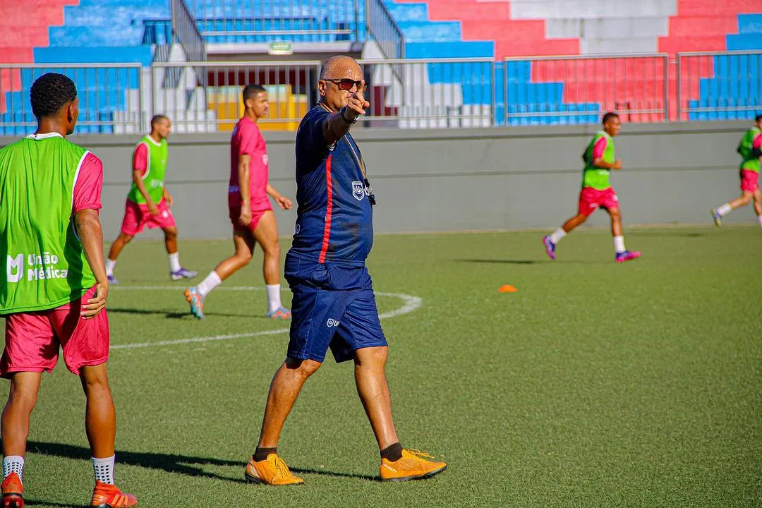 Oliveira Canindé é o responsável pela parte técnica da equipe