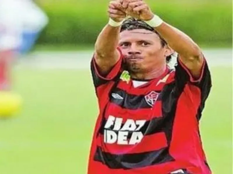 Índio, atacante ídolo do Vitória, acha que clube deve usar estrela