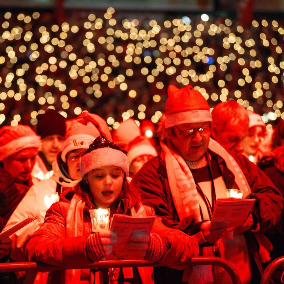 Imagem ilustrativa da imagem Confira imagens de torcida alemã lotando estádio para festa de Natal